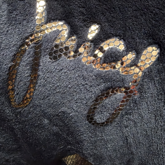 Juicy Couture Plush Printed Throw - Picture 7 of 8